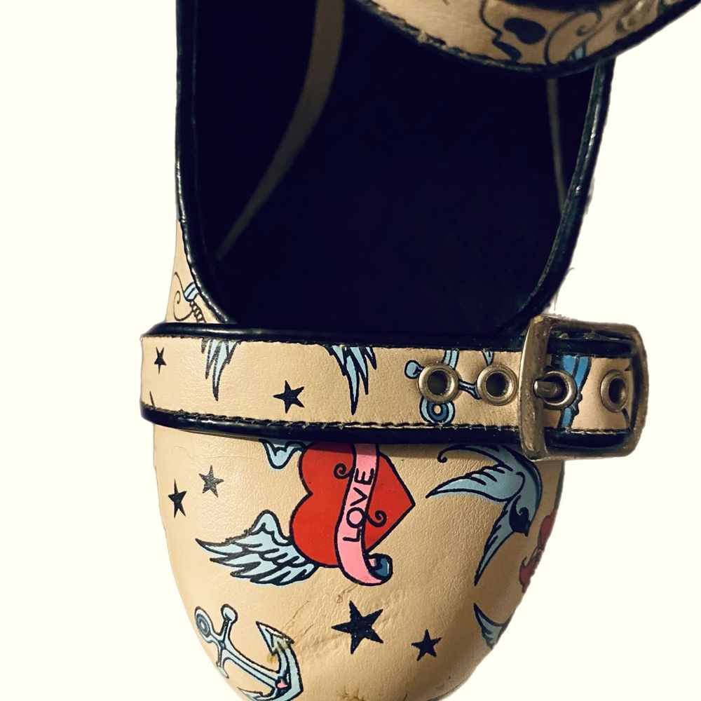 Pin Up Couture Ladies Dress Shoes, Size 8, Cream